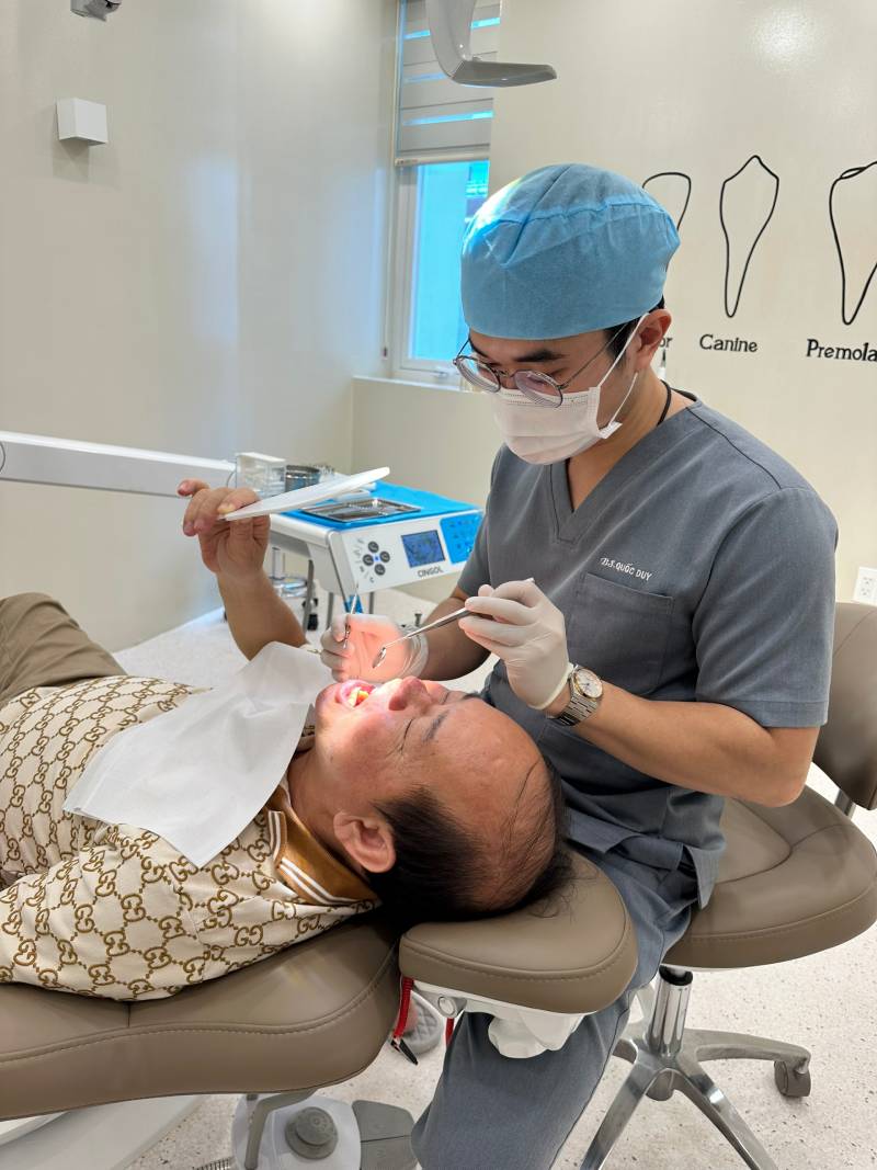 dịch vụ làm răng sứ tại Nha khoa VVS Quận 10 