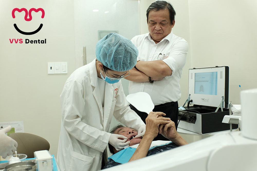 dịch vụ làm răng sứ tại quận 10