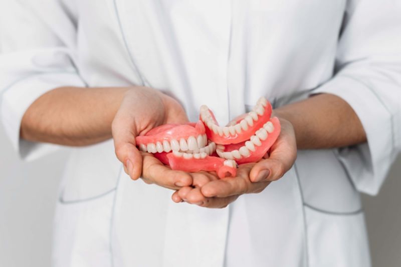 làm răng giả nguyên hàm tháo lắp