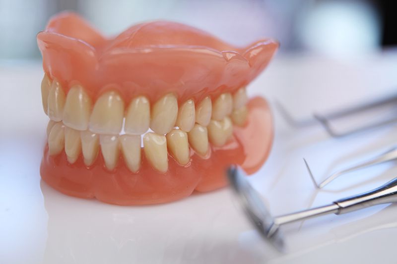 làm răng giả nguyên hàm tháo lắp